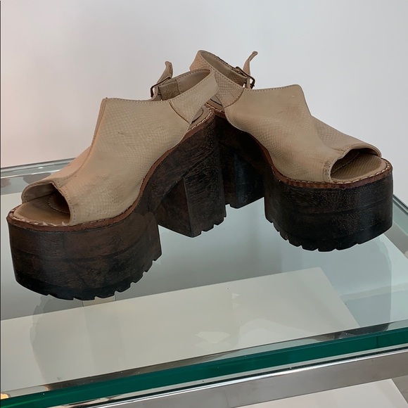 Platform Sandals Snake Print - Picture 2 of 3